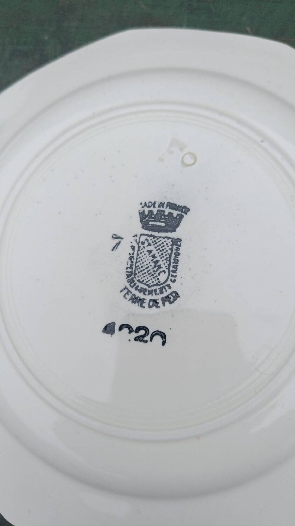 Iron earth dessert plates