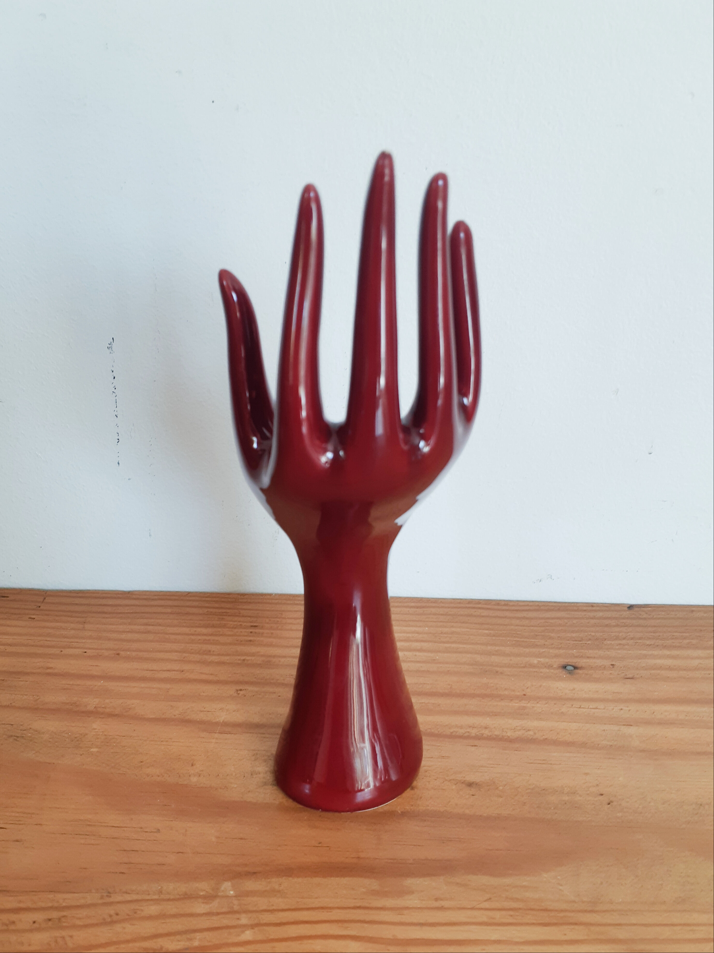 Hand wears red jewelry, ring, soliflore, vintage French, 50s