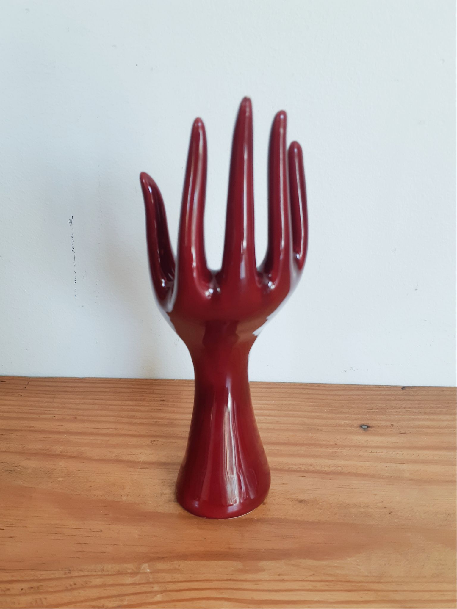 Hand wears red jewelry, ring, soliflore, vintage French, 50s