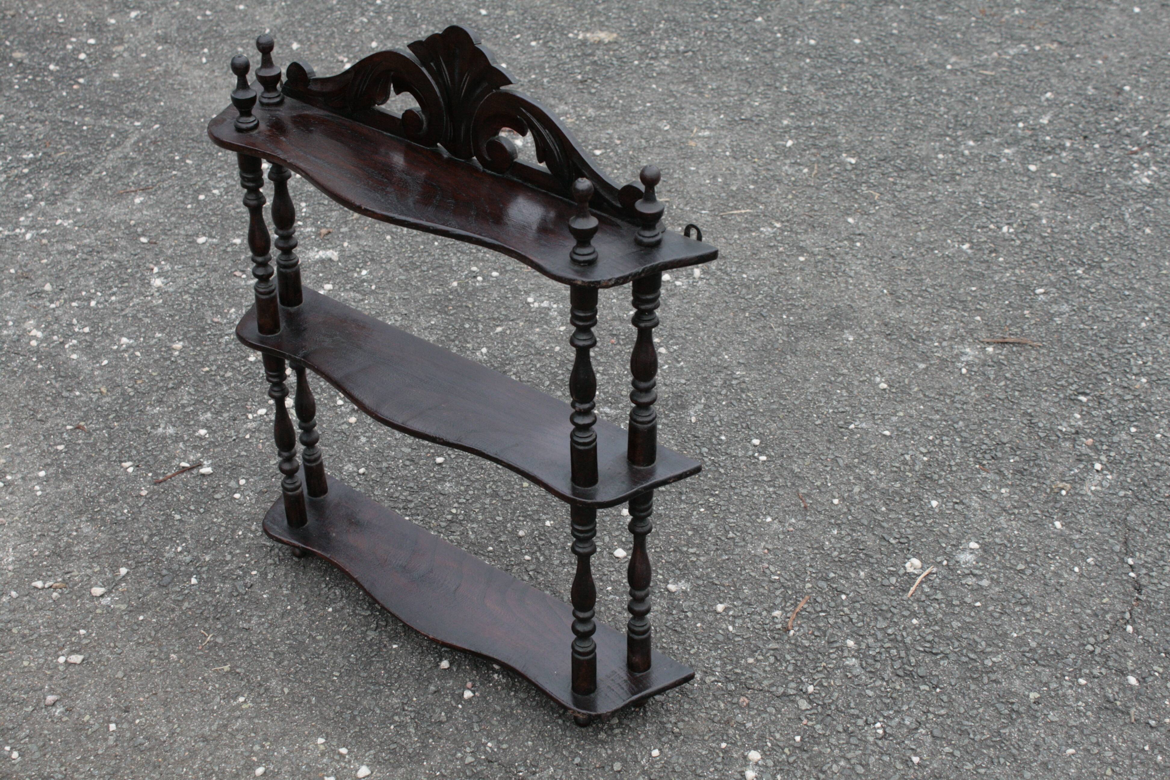 Napoleon III style shelves