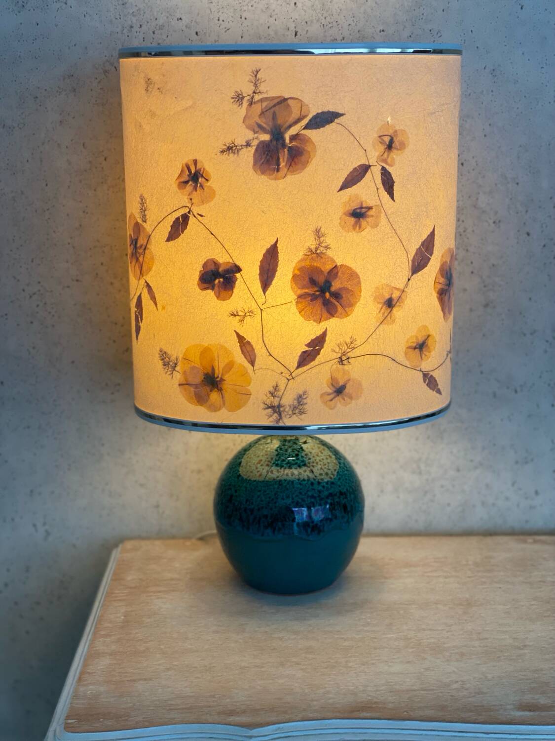 Dried flower lamp