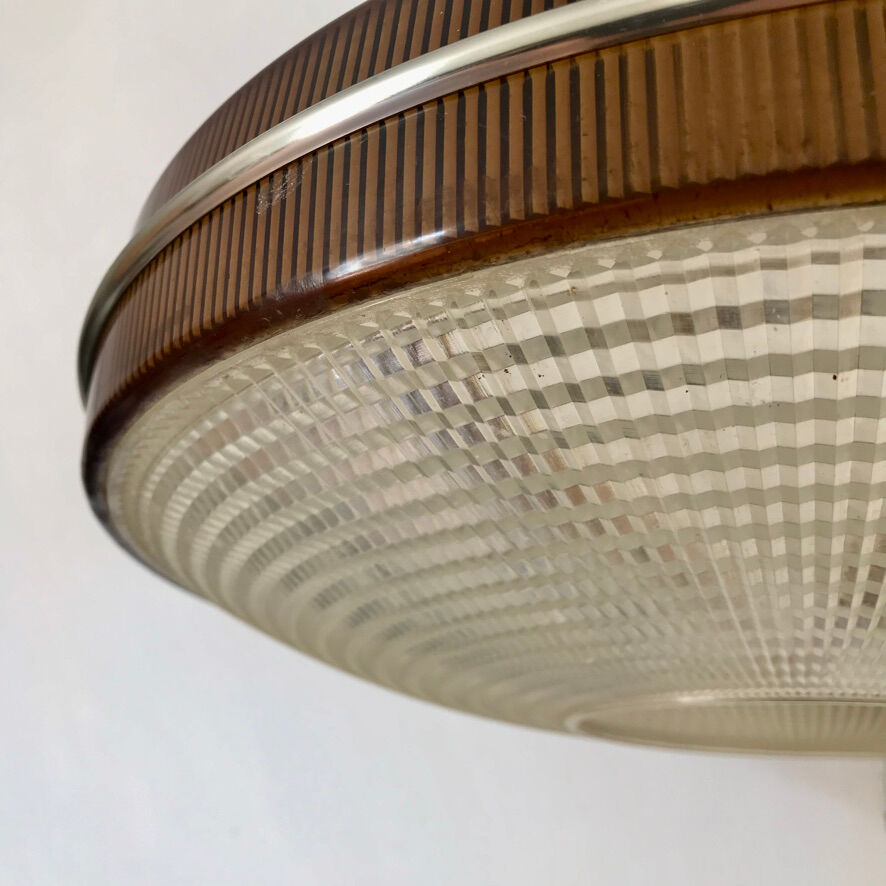 Resin UFO suspension