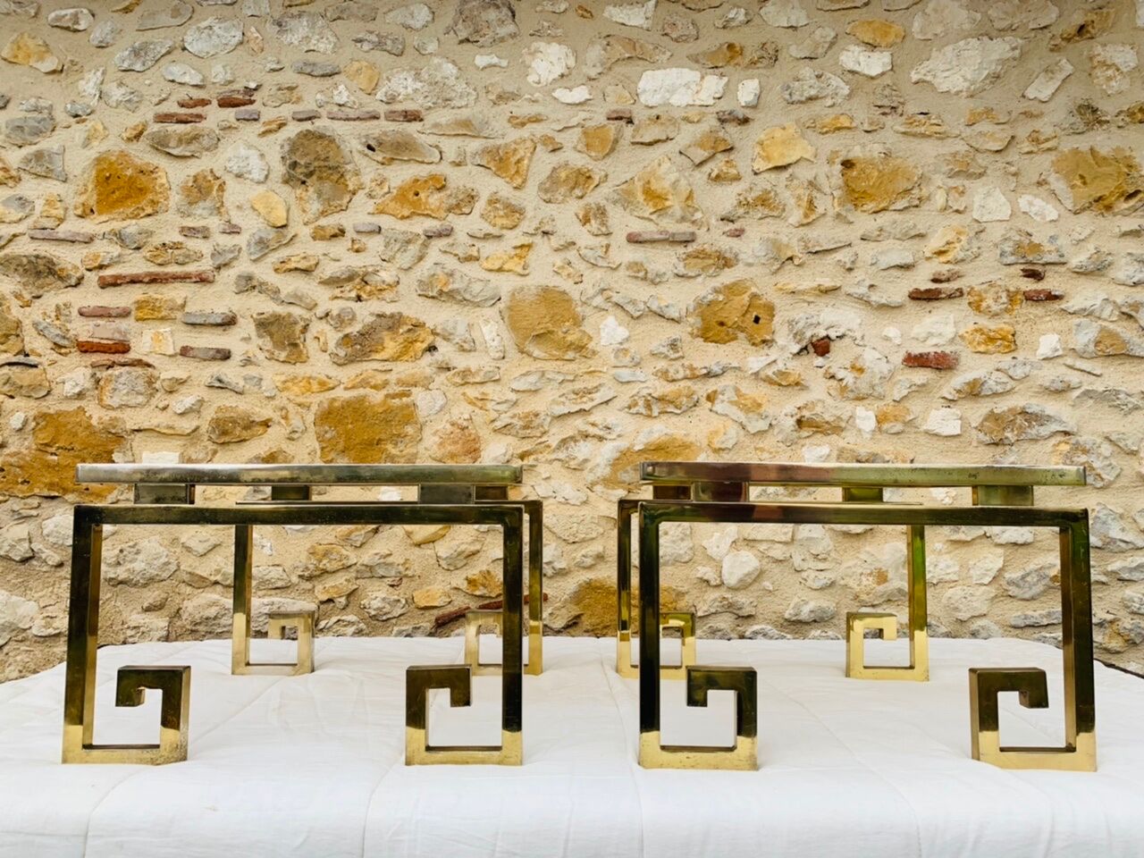 Paire de tables d’appoint laiton et verre circa 1970/80