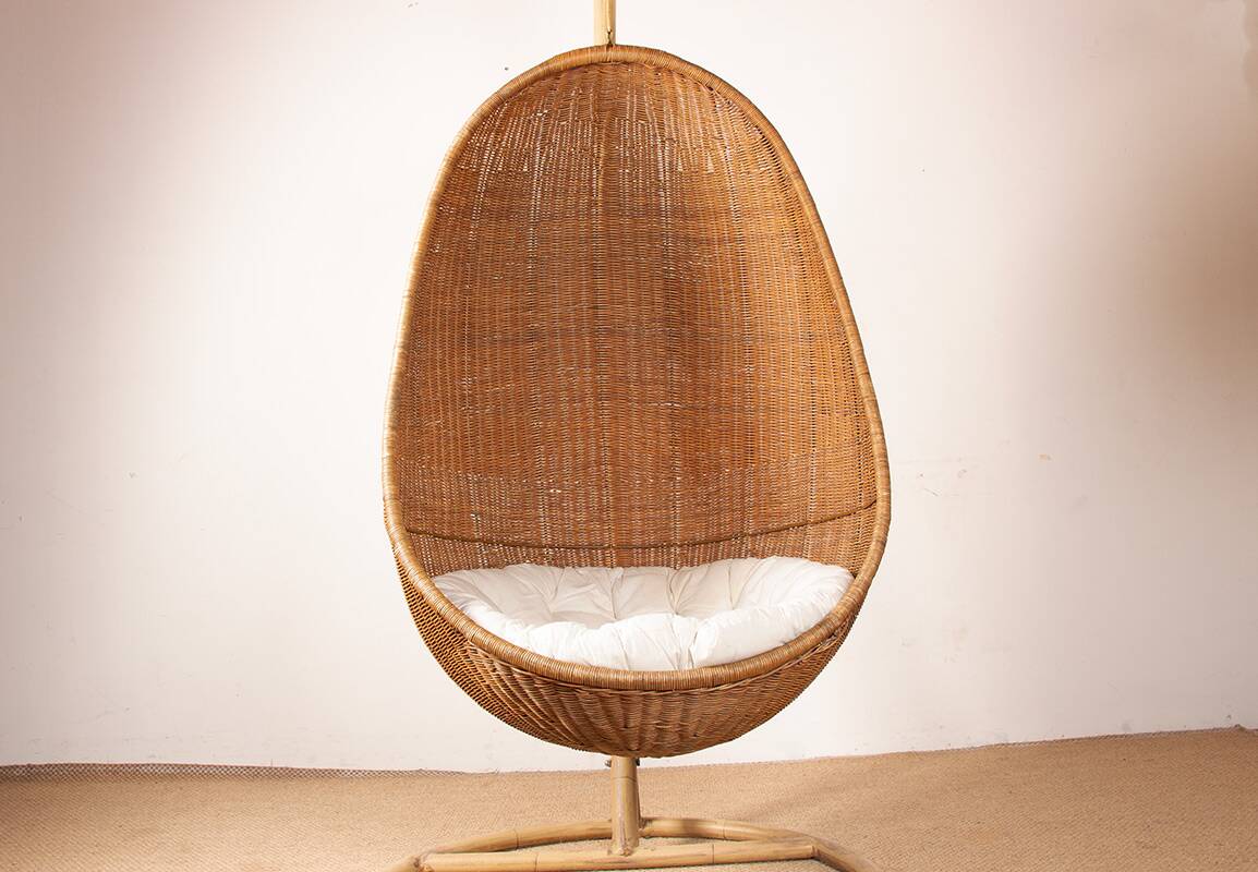 Danish armchair in woven rattan, with its metal stand, Nana Ditzel.
