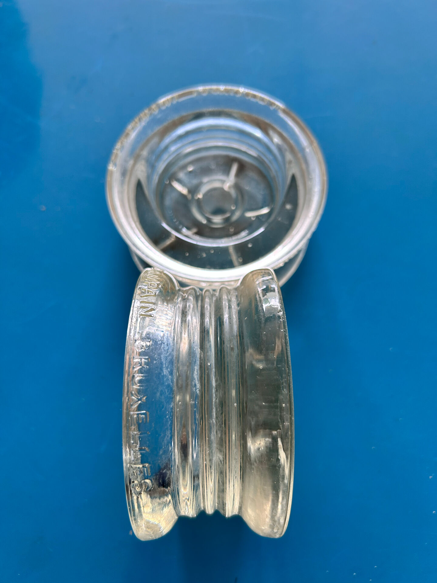 2 glass blocks signed Diameter 10 cm Height 5 cm