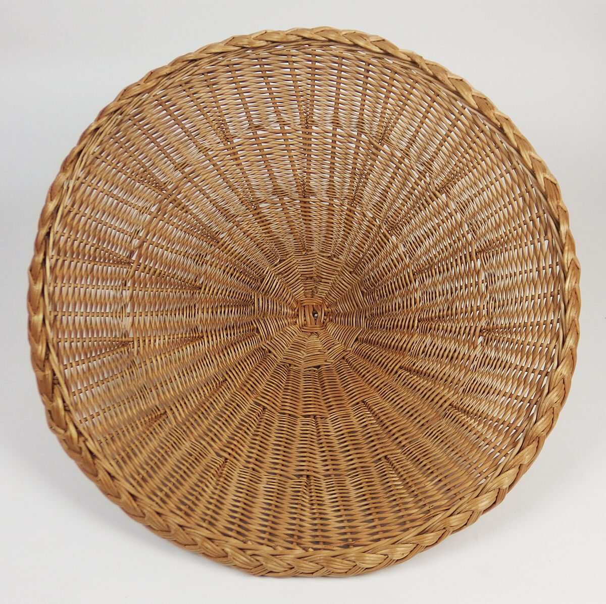 Fauteuil corbeille en rotin 1950