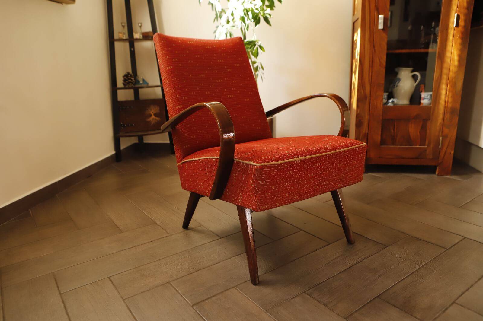 Retro armchair – Iconic Czechoslovak design from the 1960s – TON
