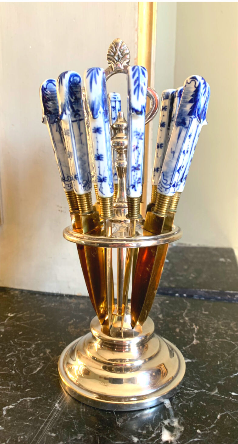 12 Delft earthenware fruit knives on their stand