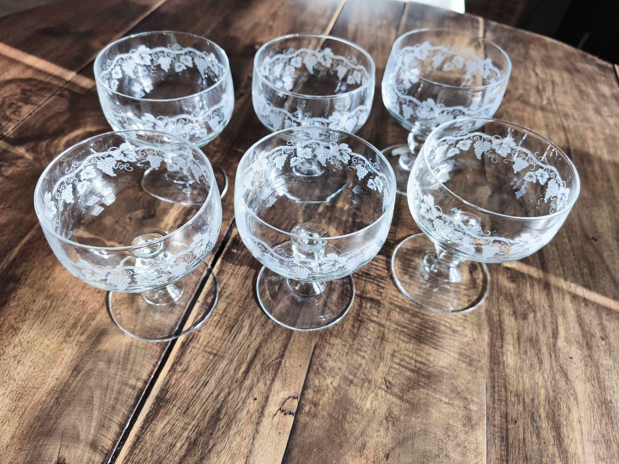 Set of 6 vintage glass champagne glasses with grape cluster filigree