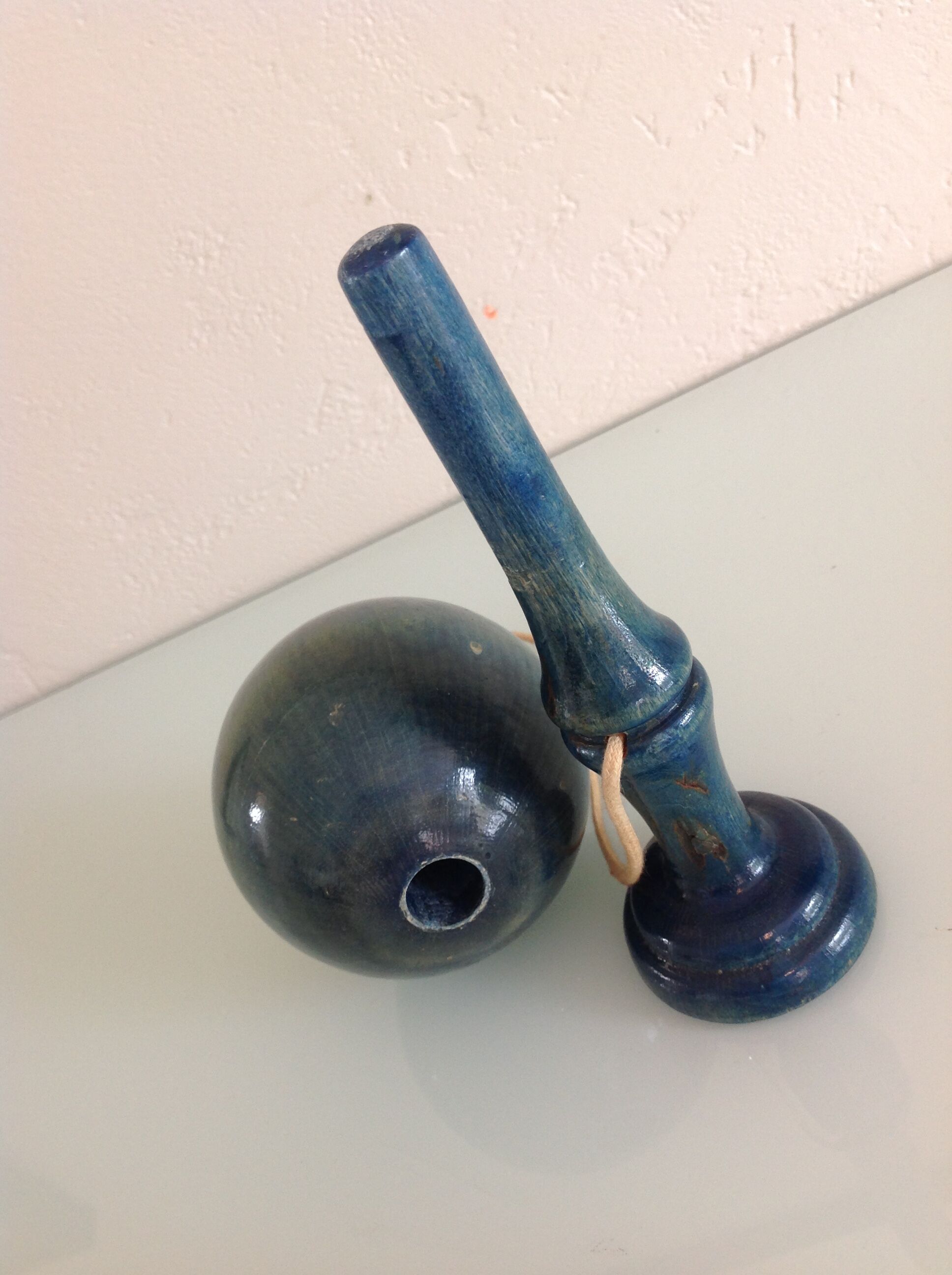 Former wooden blue bilboquet