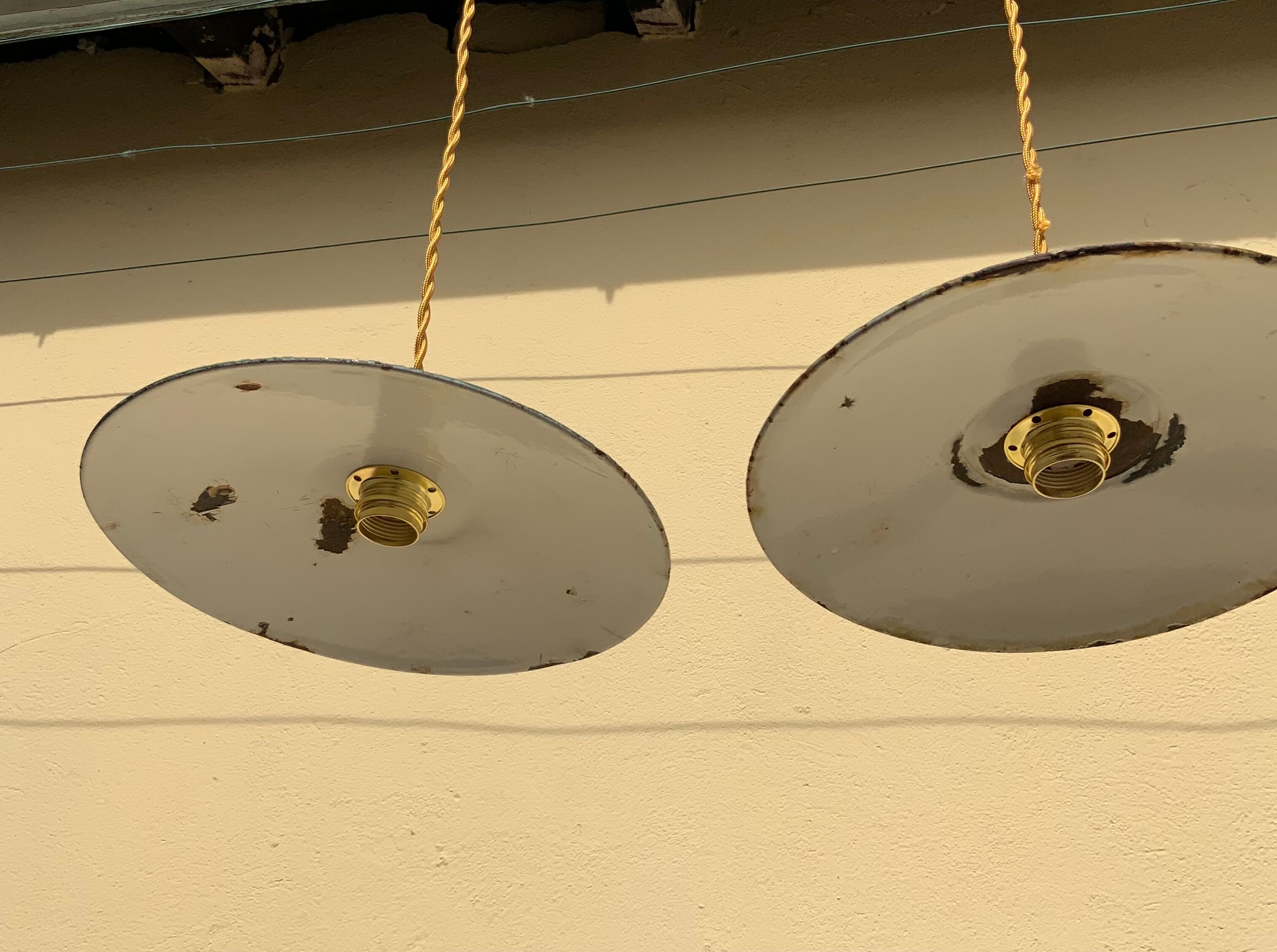 Three Suspensions enamelled sheet green and white golden threads brass socket