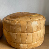 Set of 2 patchwork leather poufs brown camel De Sède