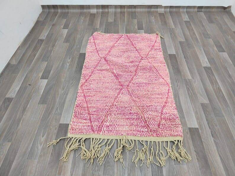 Handmade pink Beni Ouraine rug, size 140 x 260 cm