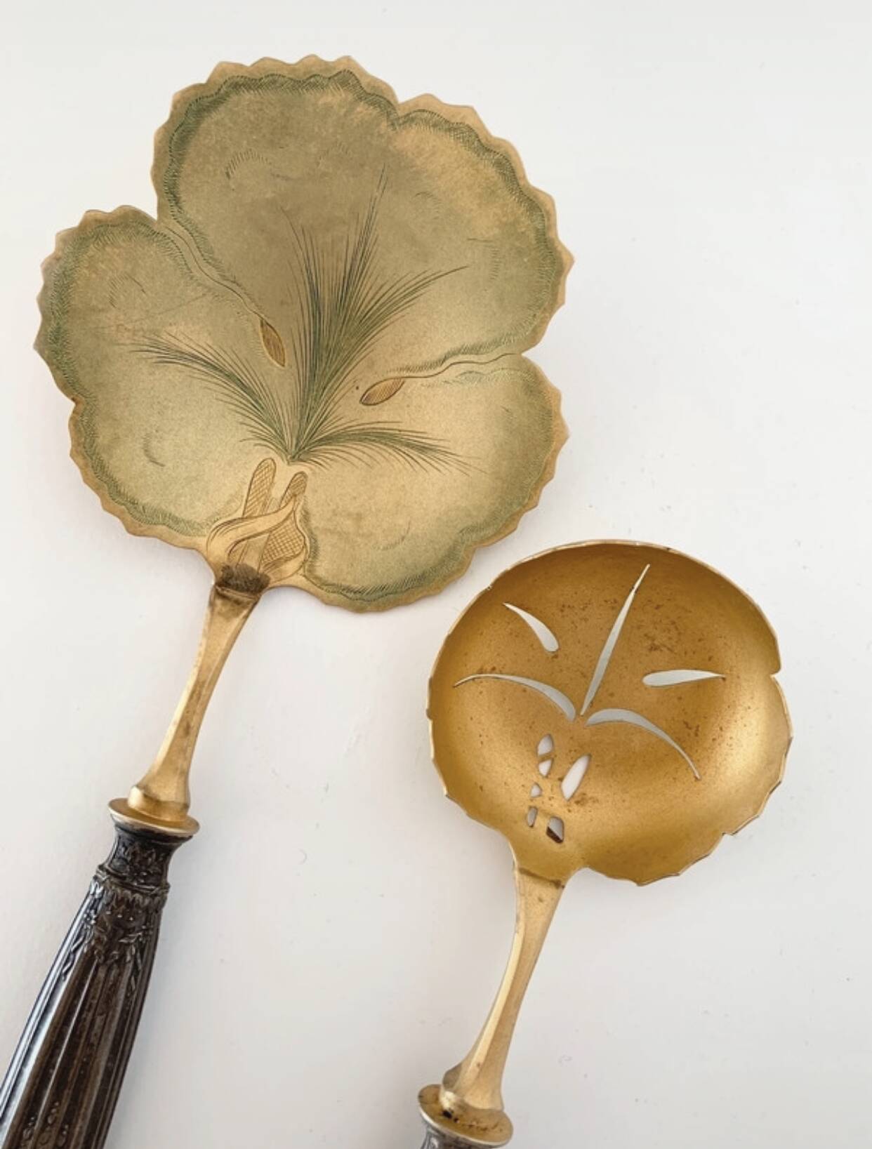 Silver-plated service cutlery with 950 thousandths and gold metal.