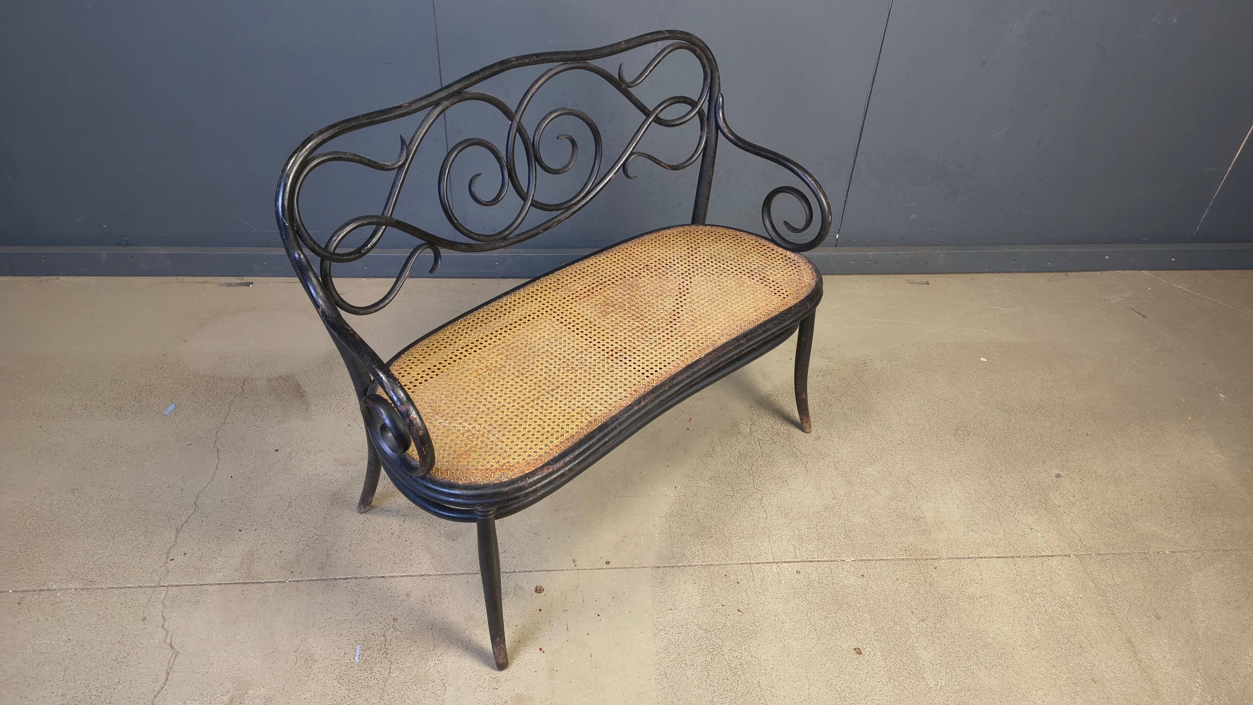 Art nouveau settee no. 2 in bent wood and cane by Thonet Brothers, Austria 1900s