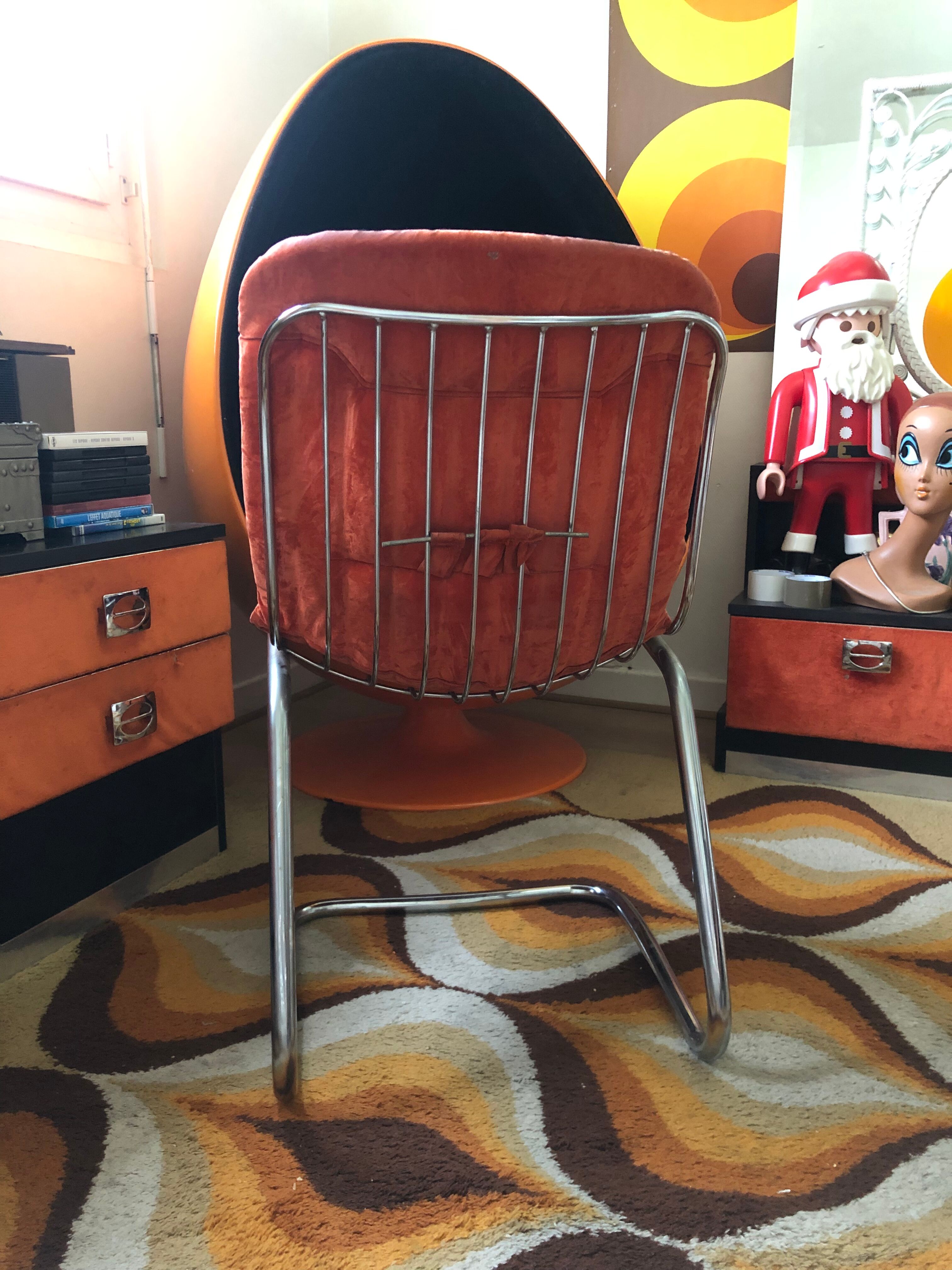 Vintage wired chair 70