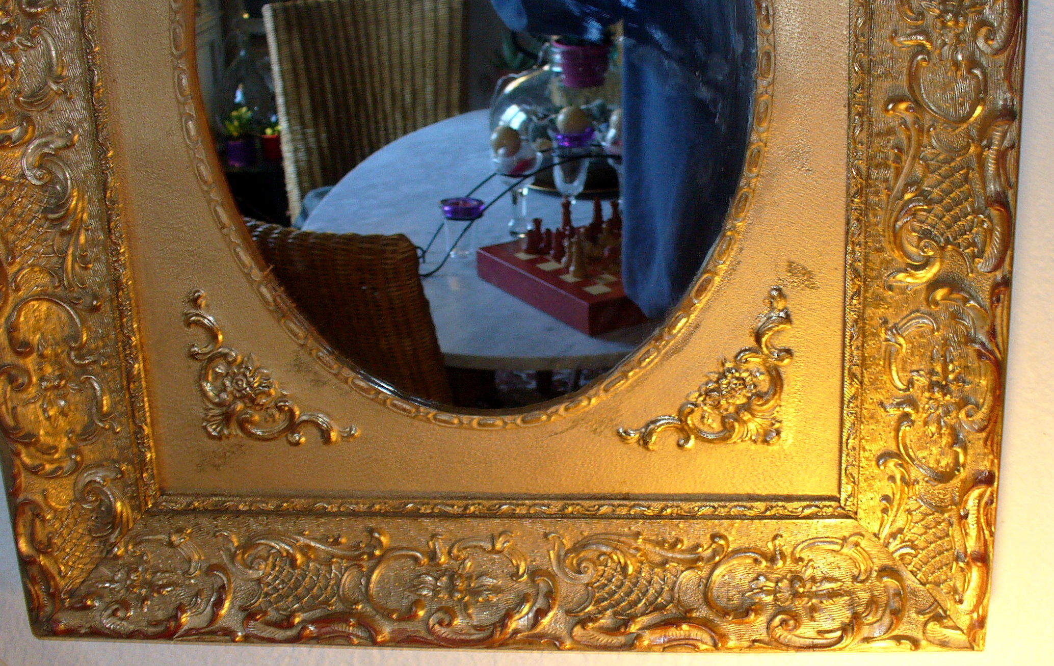 Mirror in medallion, gilded Napoleon lll period