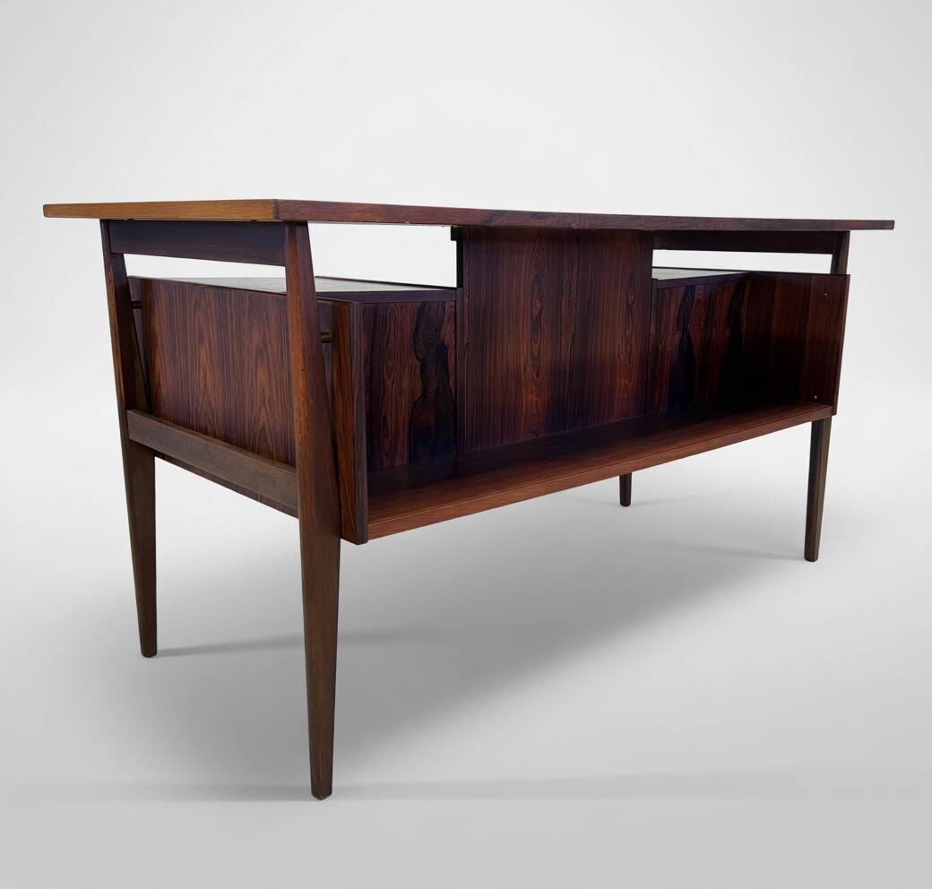 Bureau 'Flottant' en bois de rose par Gunnar Nielsen pour Tibergaard, années 1960.