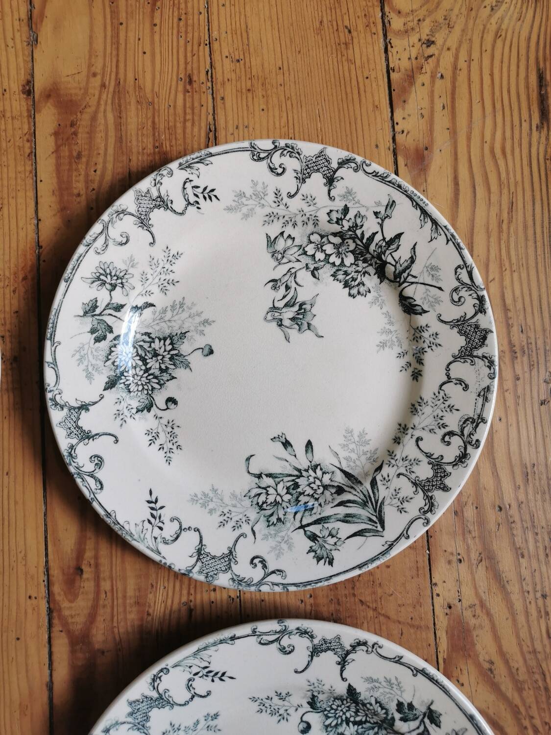 Old HC dessert plates, iron earth