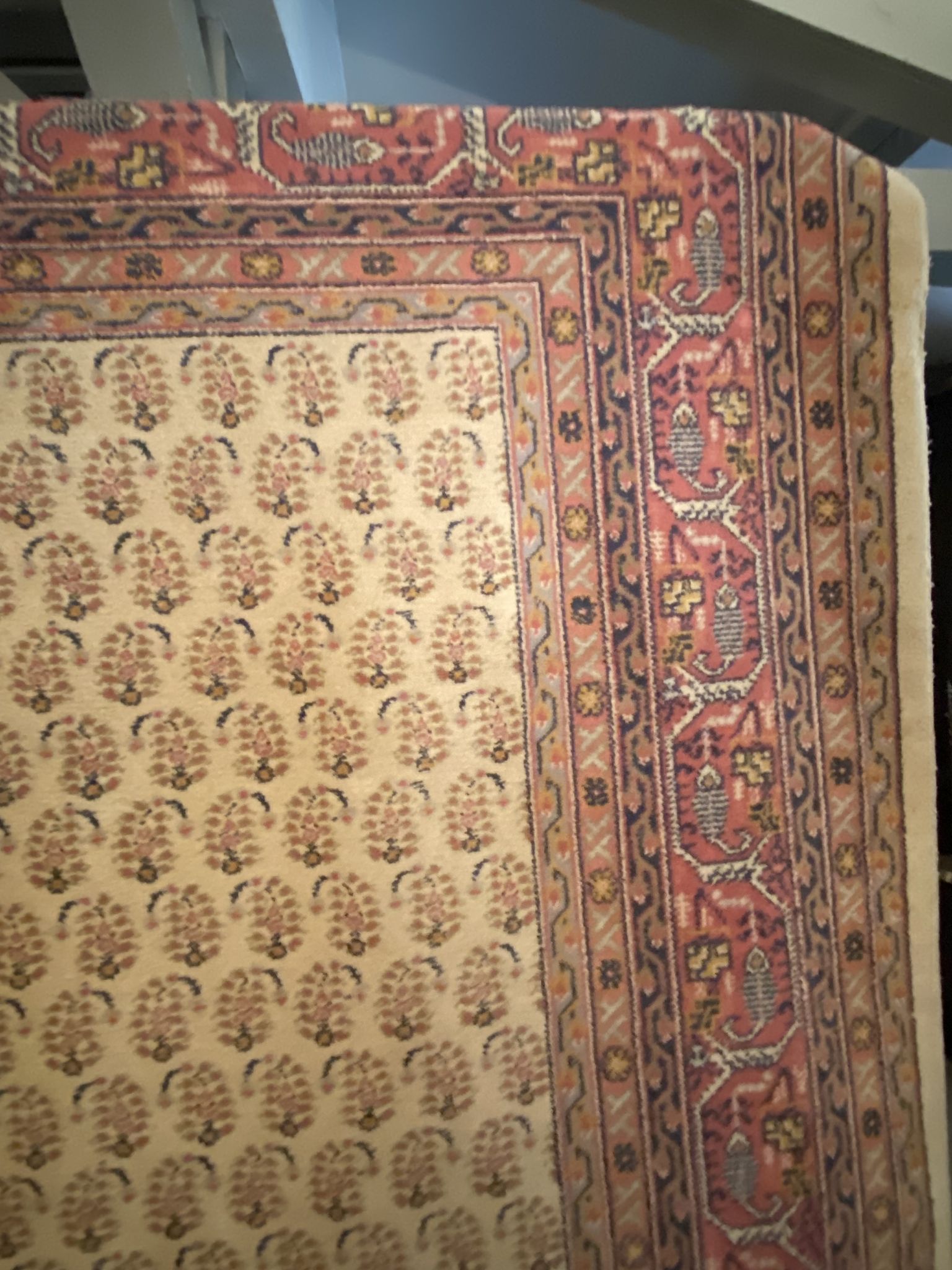Tapis d'Orient en laine entièrement réalisé à la main