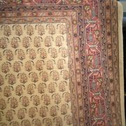 Tapis d'Orient en laine entièrement réalisé à la main