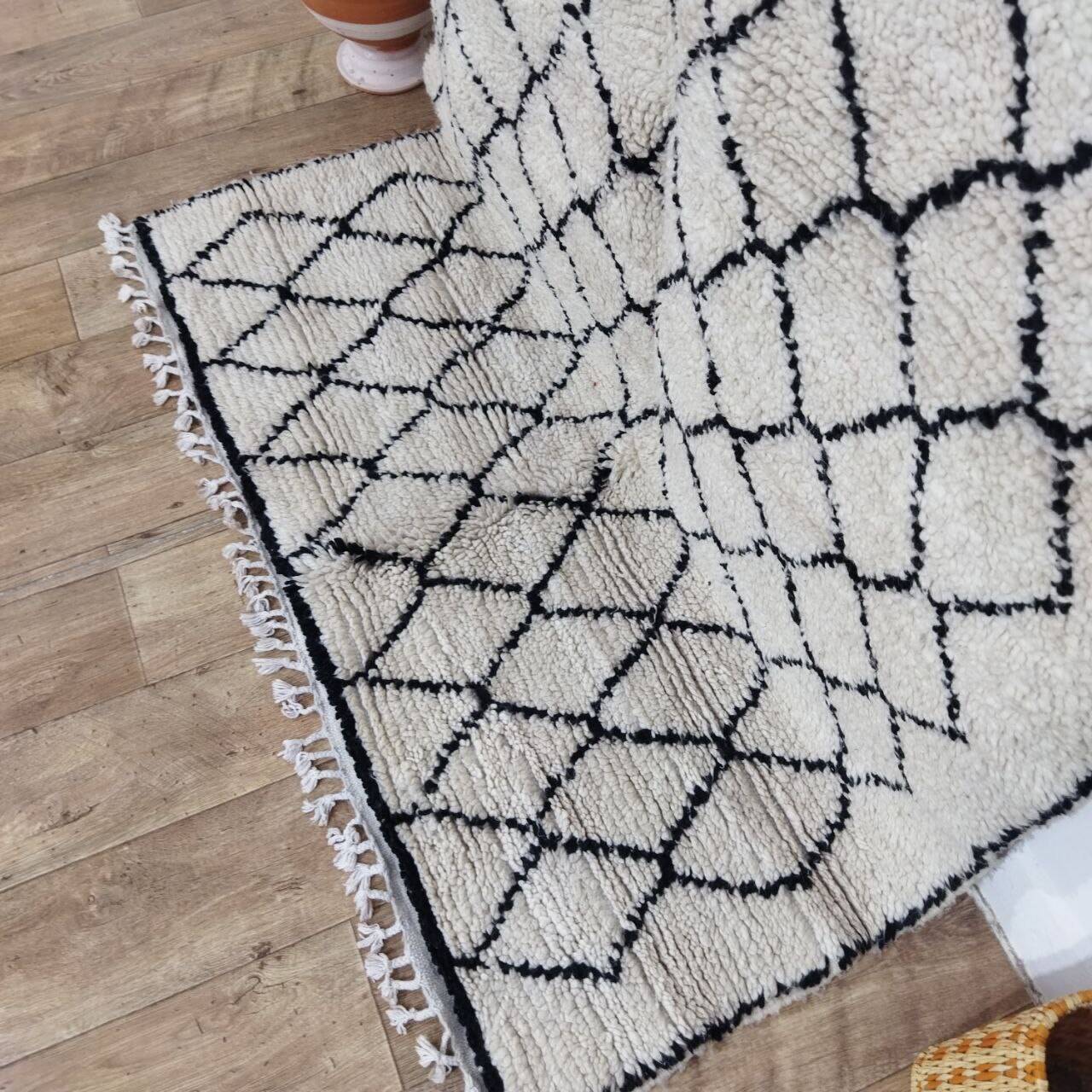 Handmade wool Berber rug 220 x 130 cm