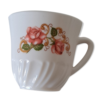 Arcopal cup with two roses