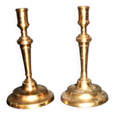 Set of 2 antique hand-chiselled gilded bronze candlesticks – Pair of 18th-century candle holders.