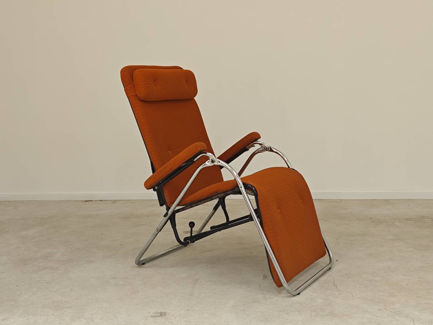 Indoor deckchair, Lama 70's orange deck chair