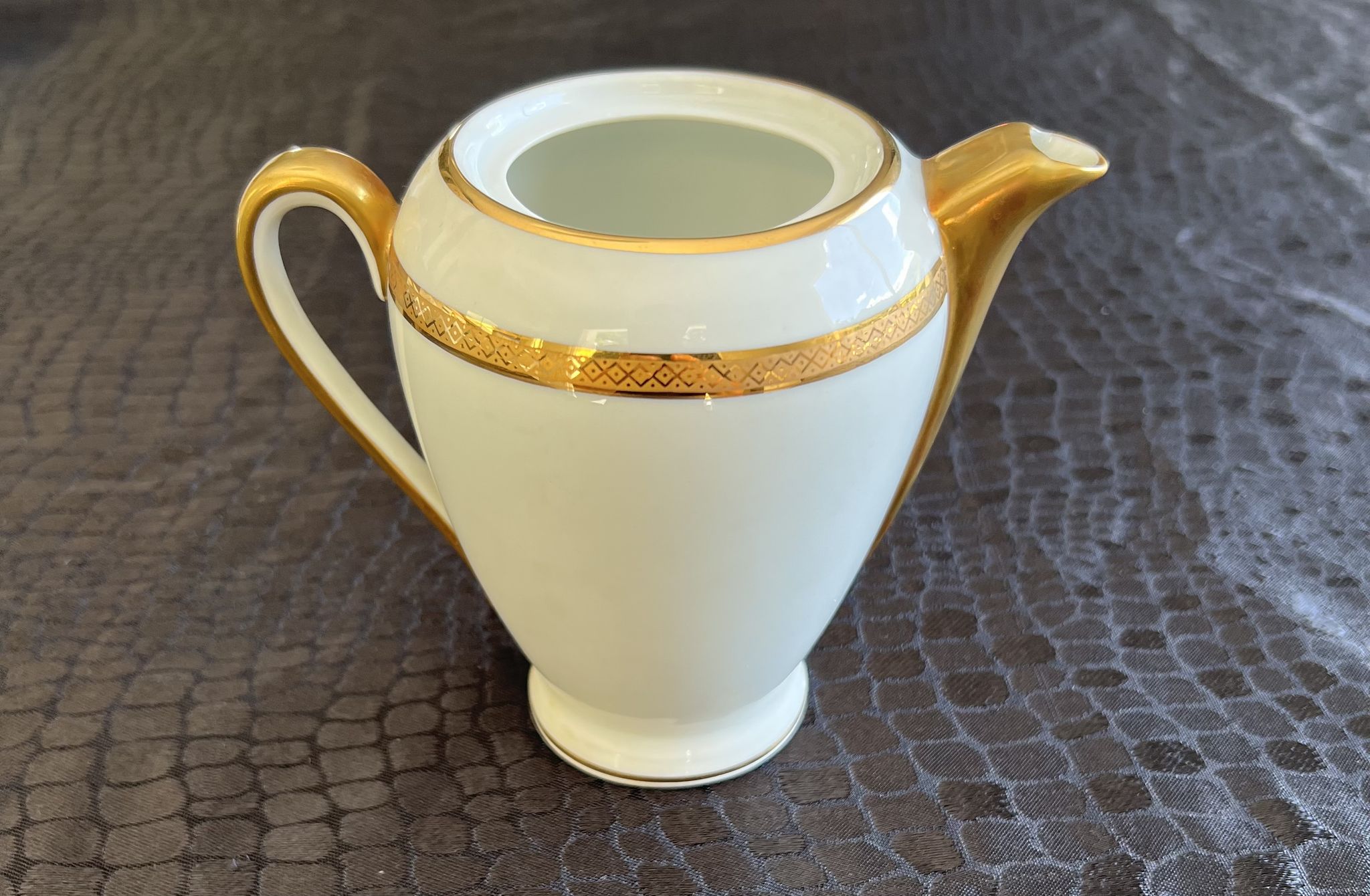 Sugar bowl, milk jug and teapot set