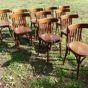 Lot de 11 chaises bistrot en bois courbé vintage