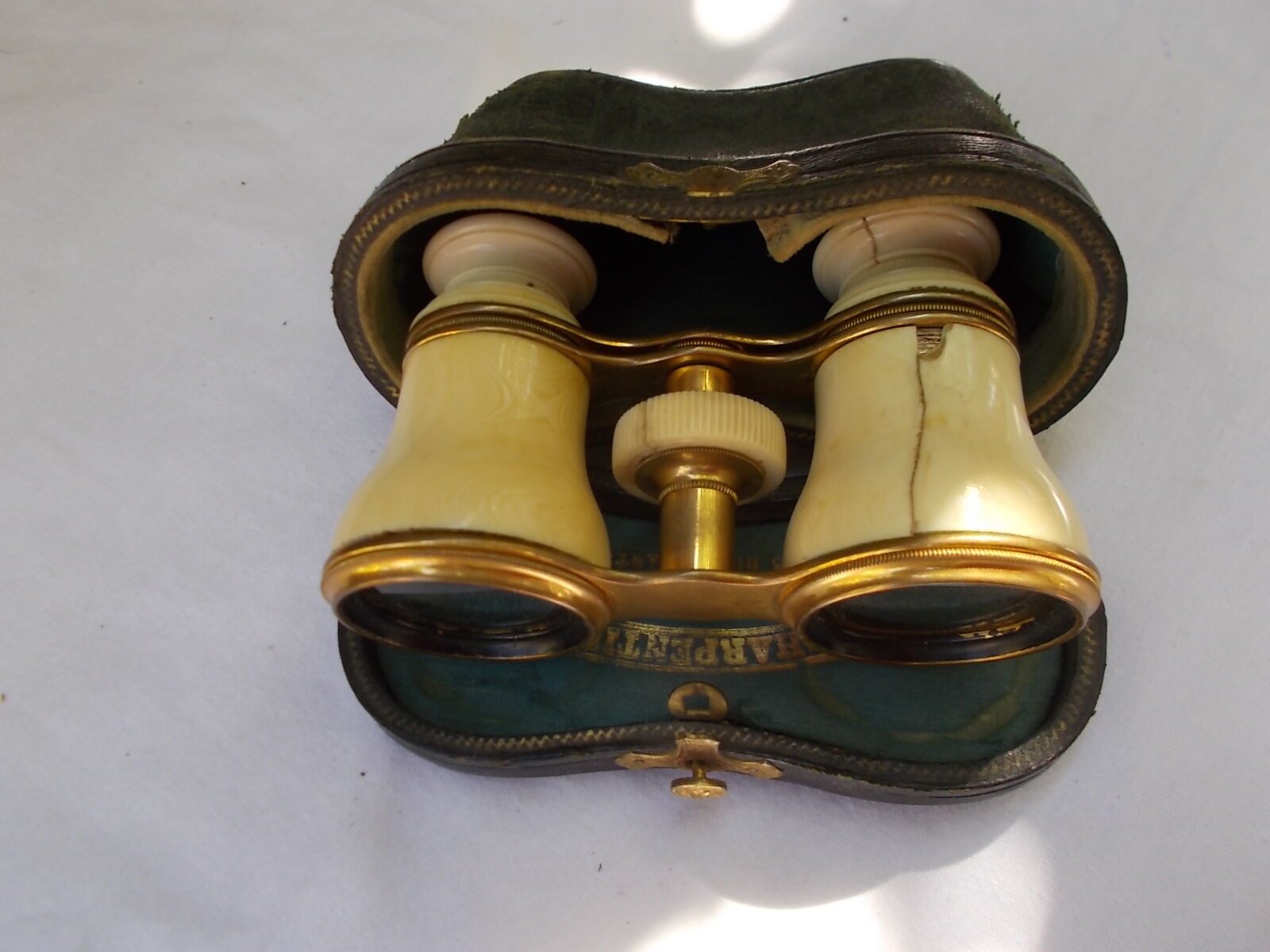 Opera or theatre twins