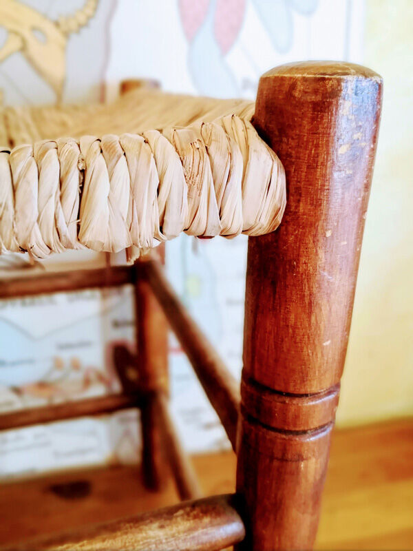 Braided straw stool