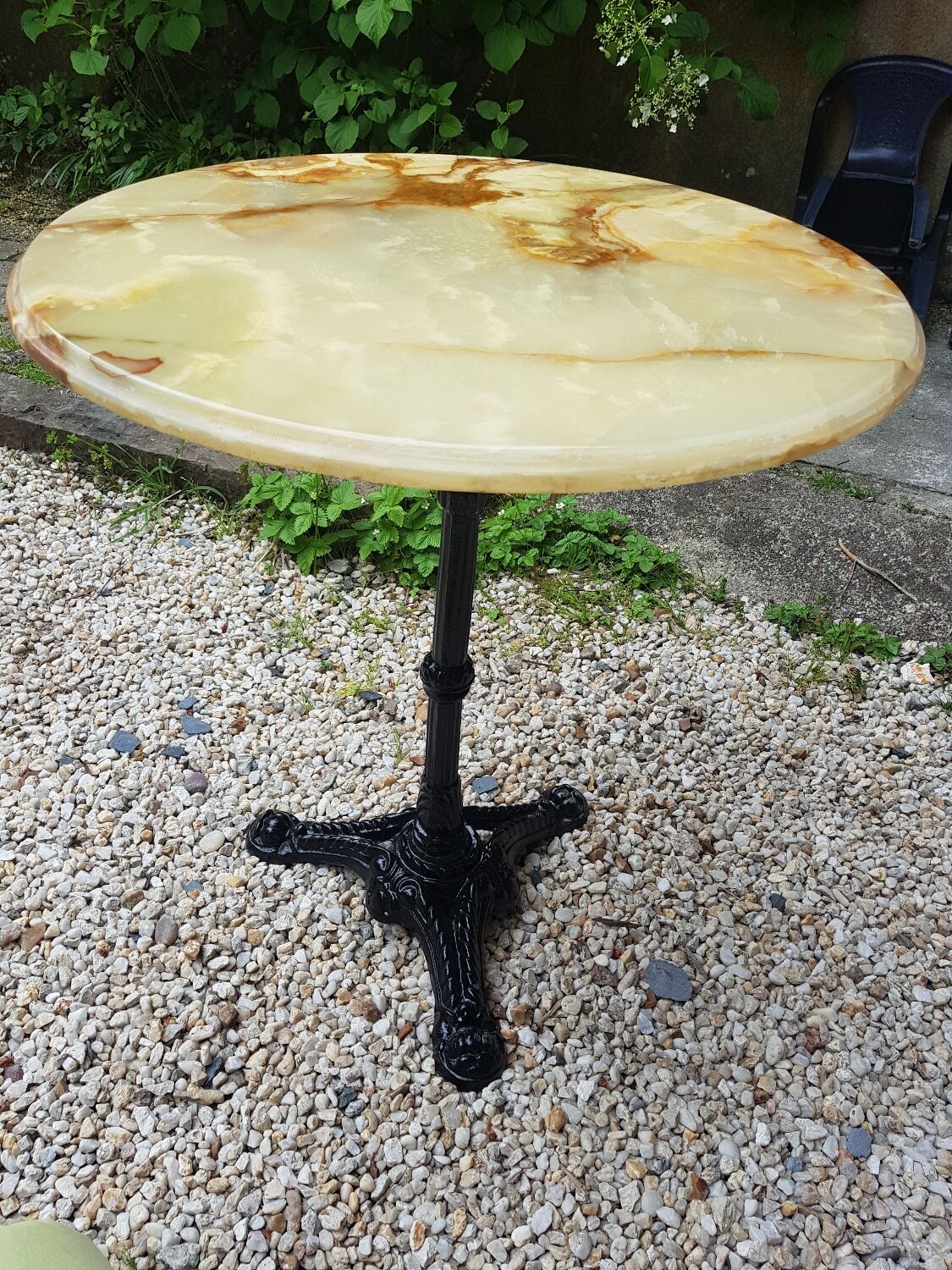 Round bistro table