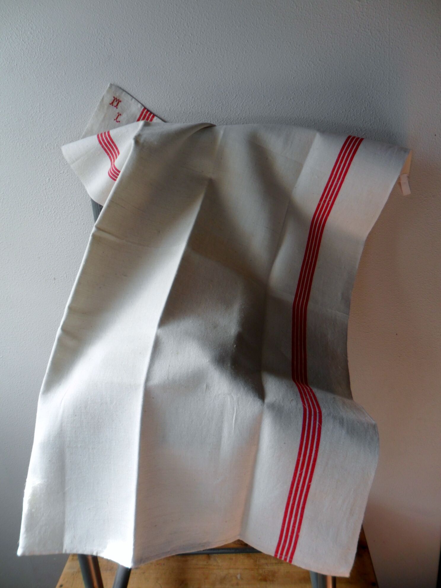 Set of 6 antique tea towels lined with ml