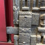 Ancien volet de grenier du Mali dogon avec sa serrure