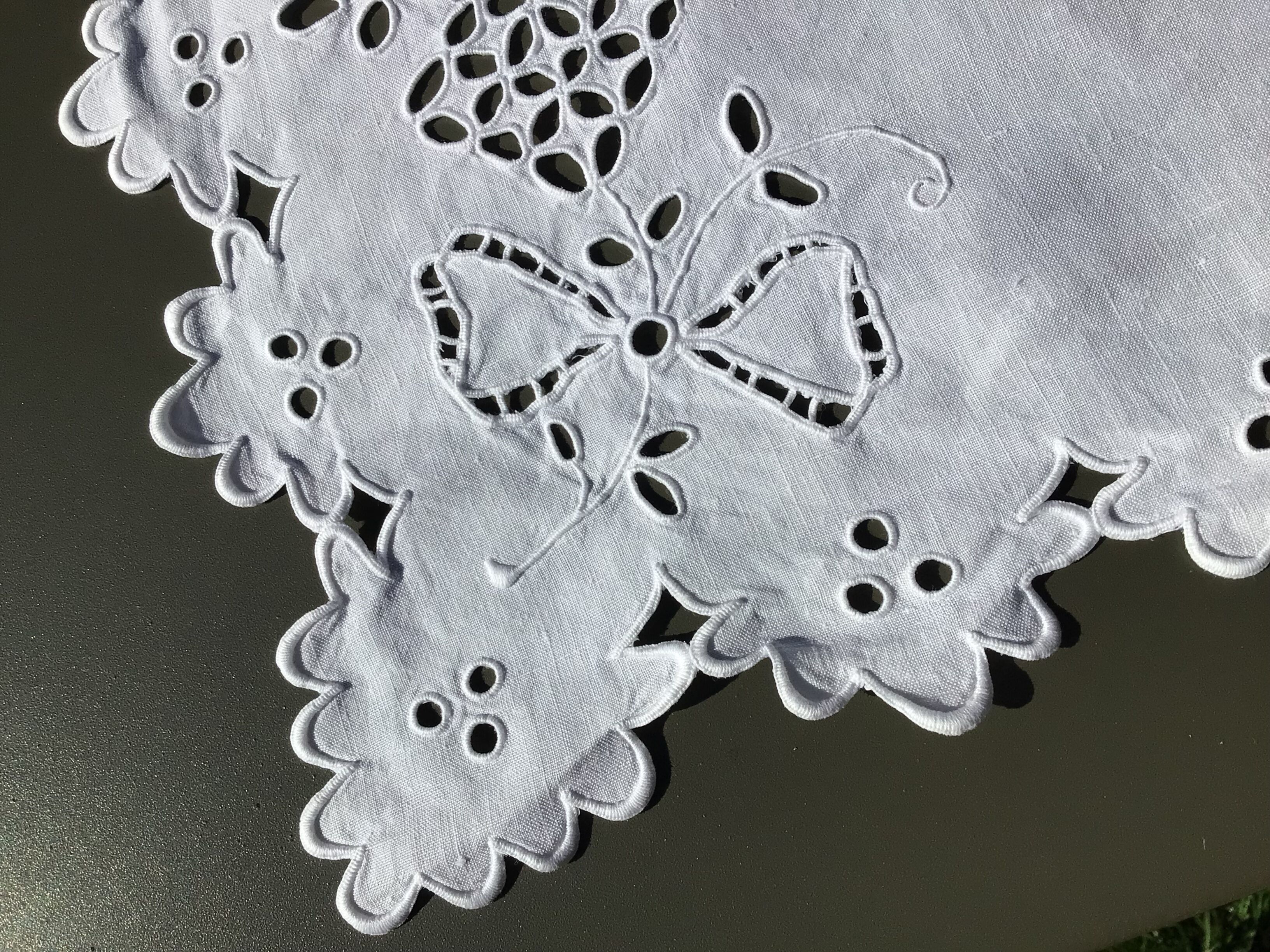 Tablecloth monogram LF square English embroidery