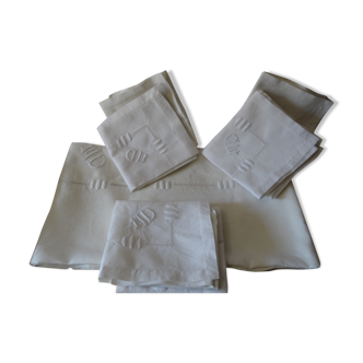 Linen nape and 6 towels