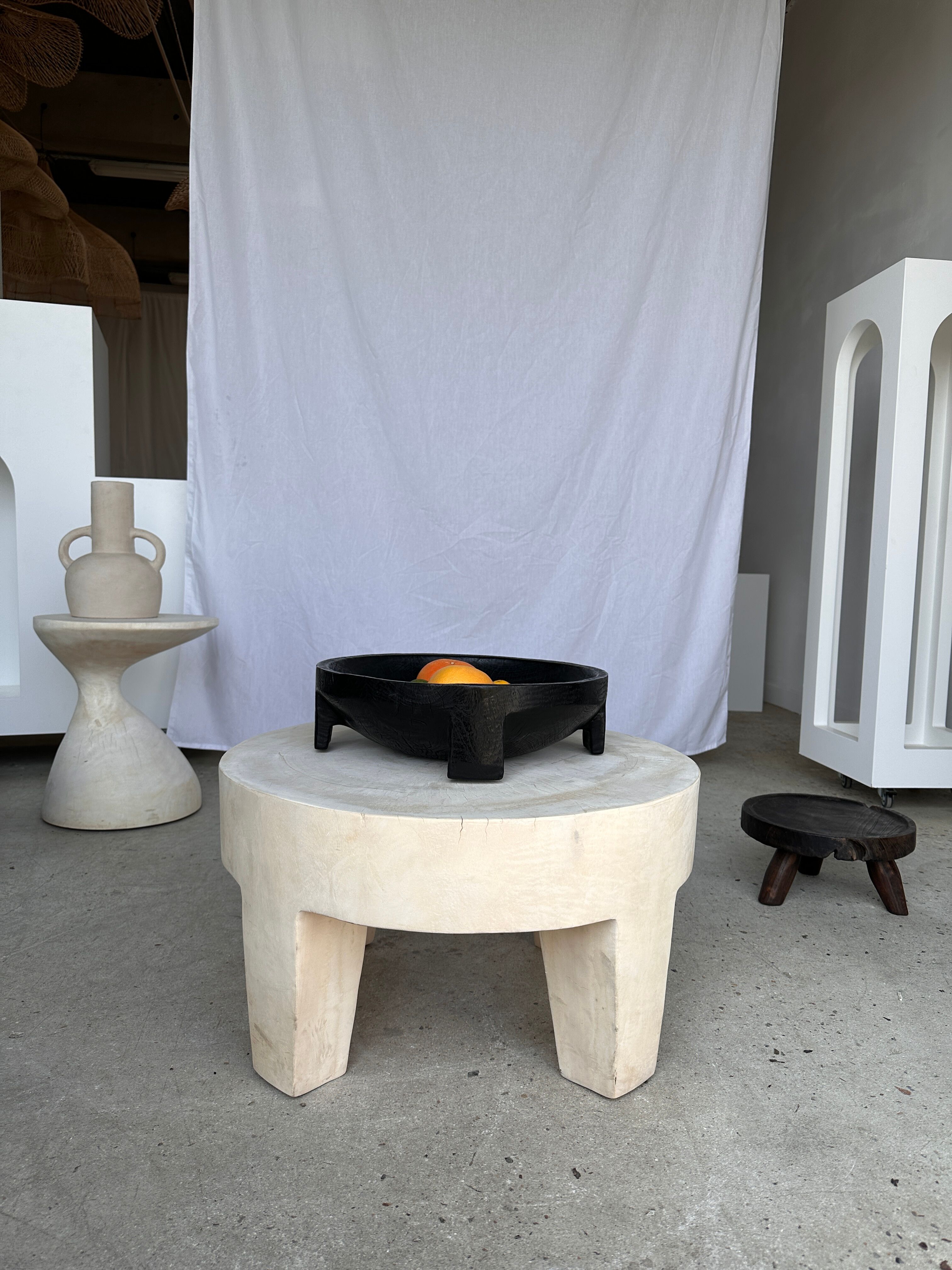 Cut in monoxyl mango wood