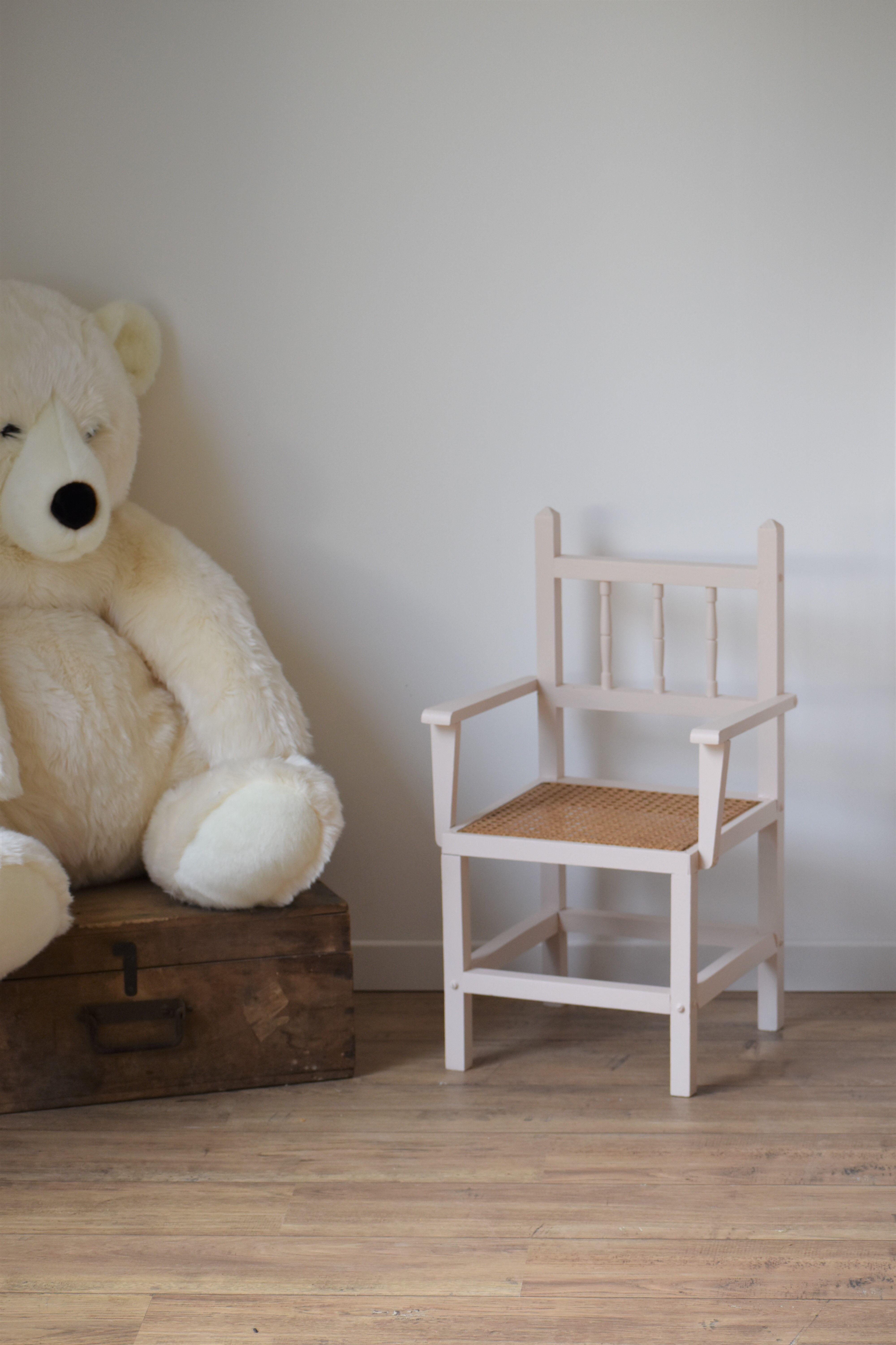 Armchair, pink beige