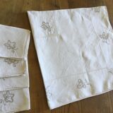 Embroidered linen tablecloth with 5 matching towels