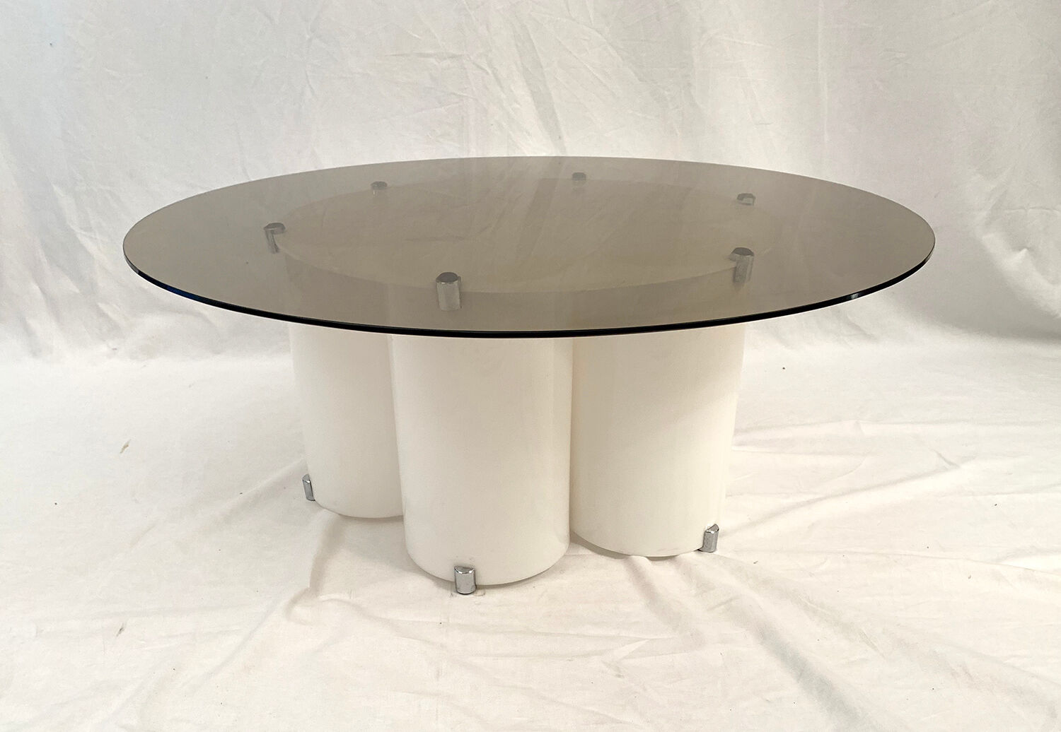 Space age lounge table in white Plexiglas