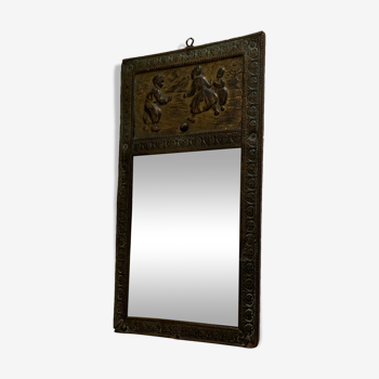 Miroir ancien avec cadre décoré en laiton