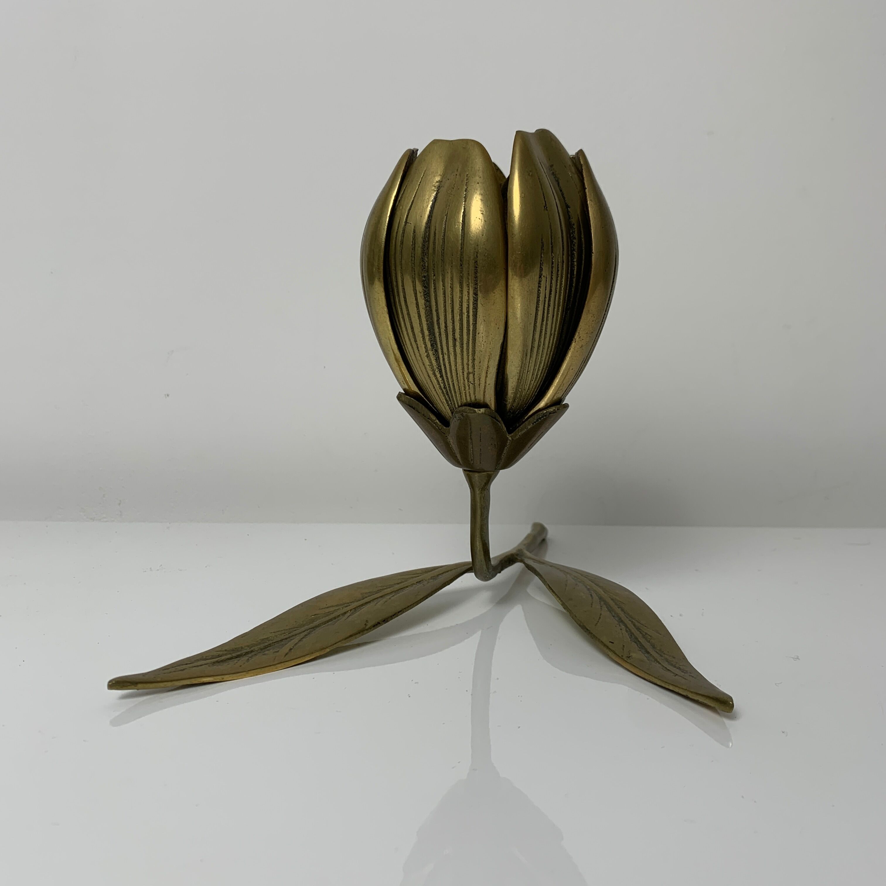 Ashtray flowers on brass stem with 6 removable ashtray petals