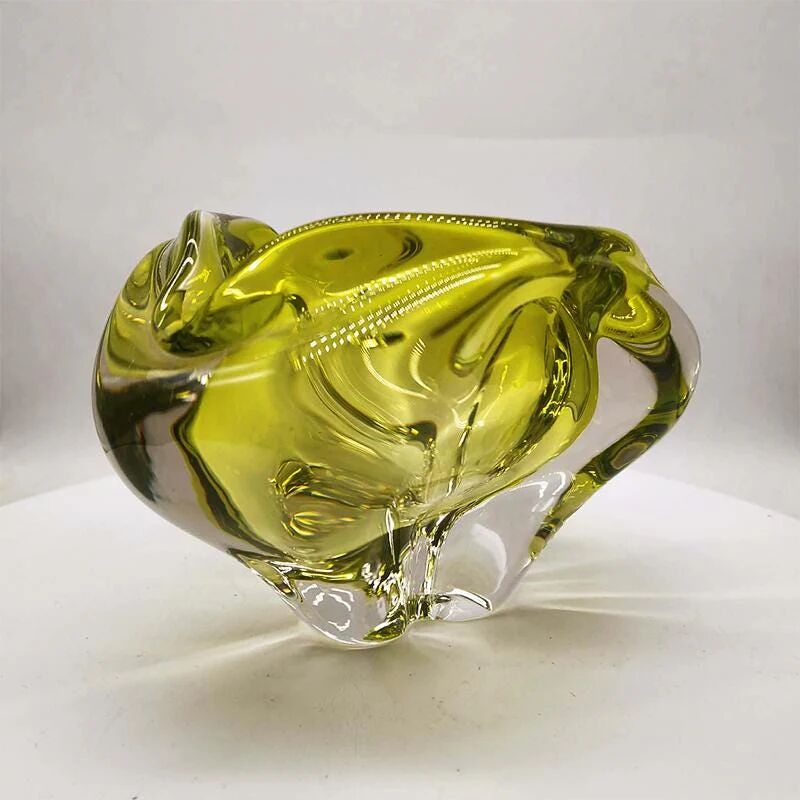 1950s large triangular ashtray - centerpiece or catch-all in Murano glass by Flavio Poli. Made in Italy. 20 x 17 x 13.5 h cm / 2.8 kg.