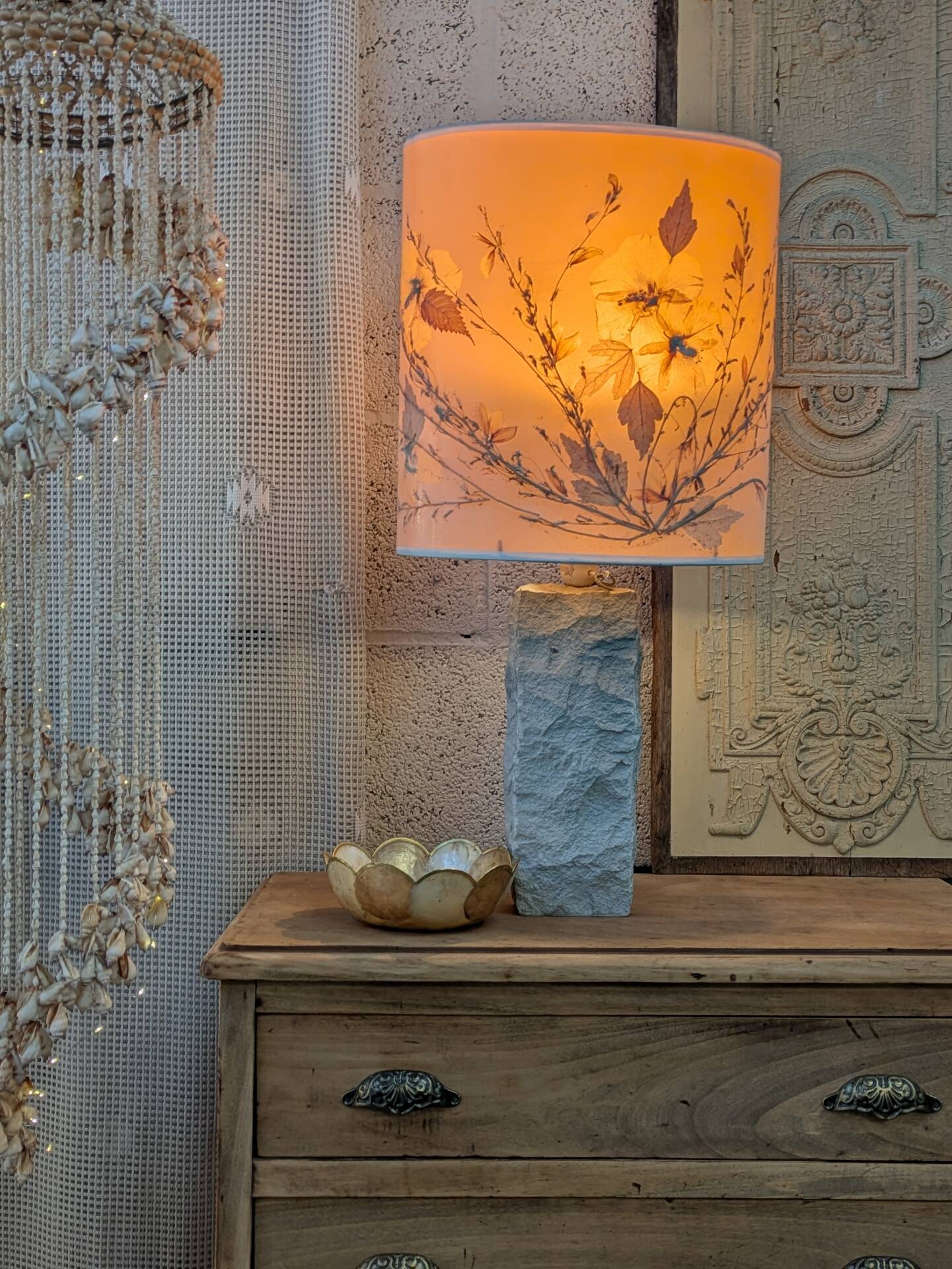 Grande lampe en pierre
