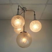 Suspension en verre et chrome à 4 lumières de style mid-century moderne, lumière en cascade des années 1970.
