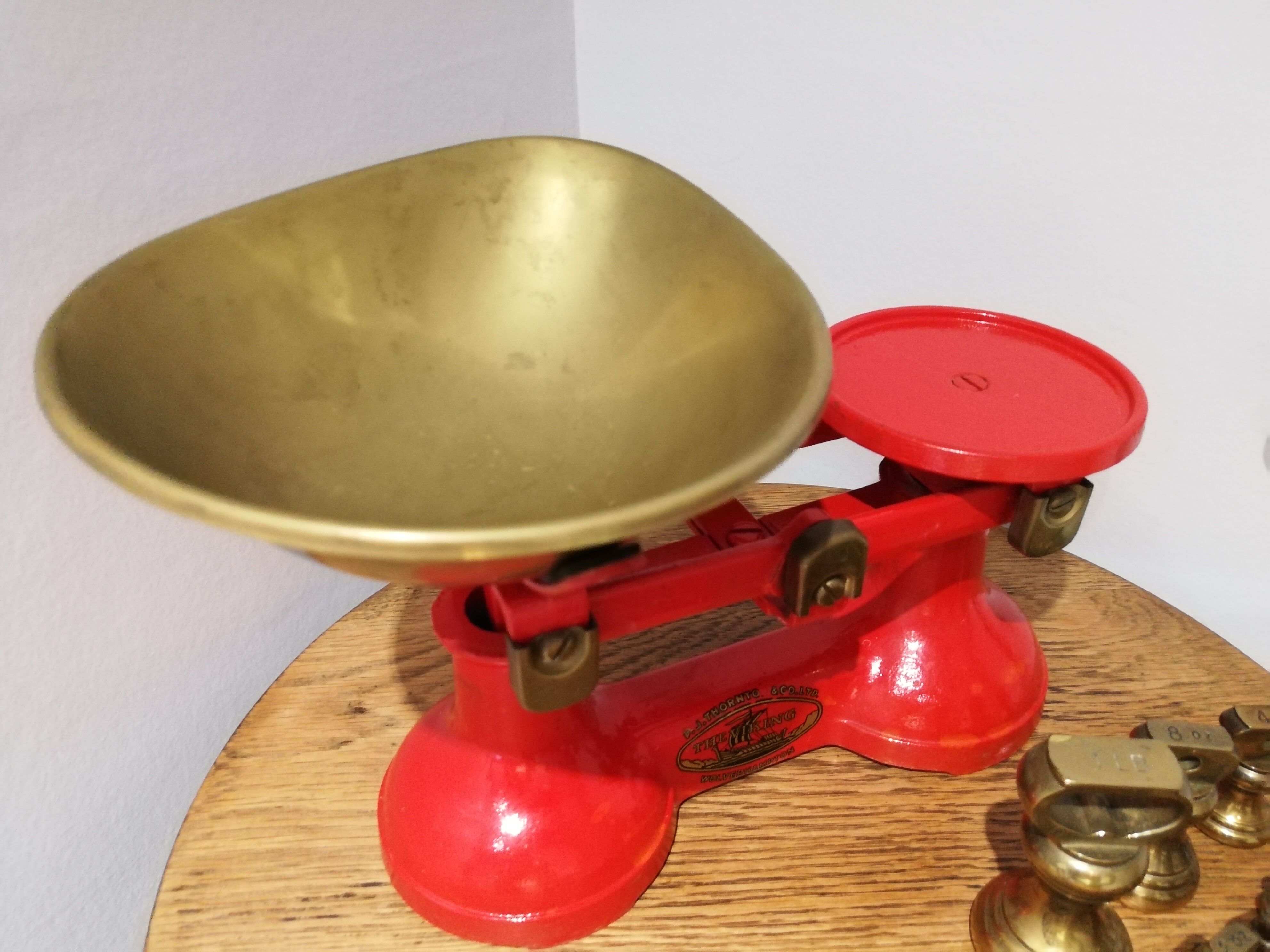 Balance vintage avec poids en laiton de Viking F. J.Thornton - Co. Ltd années 1940