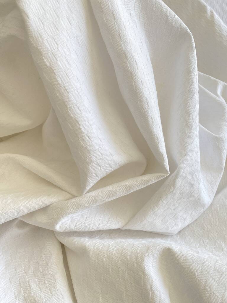 Large damask tablecloth with small squares - 12 place settings - 220x150 cm - cotton