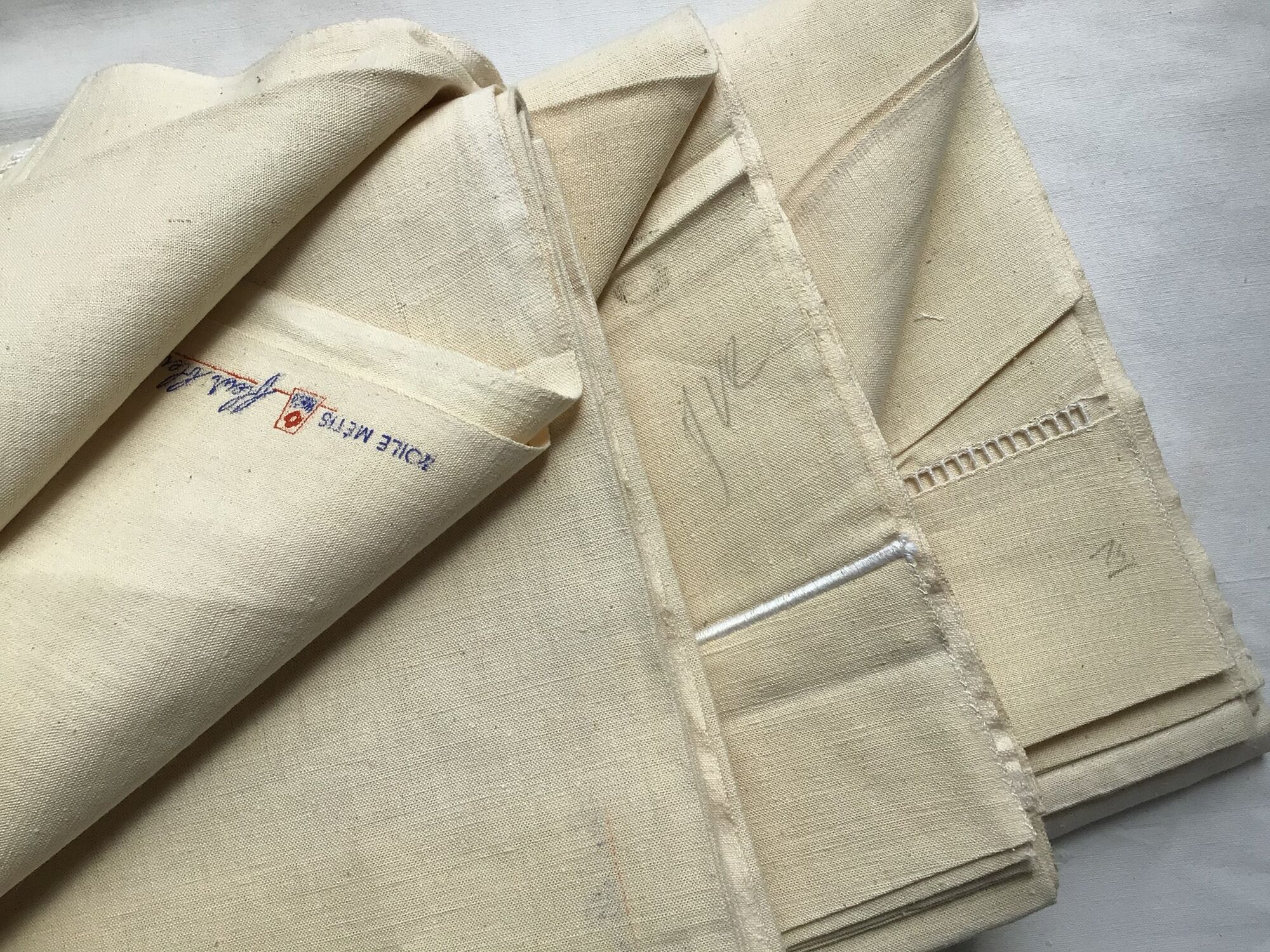 Lot 3 new sheets Métis large size